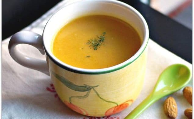 Appetizing Apple and Almond Soup