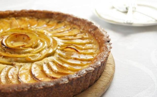 Apple-Cheesecake Tart with Salted Caramel Glaze