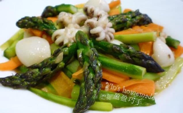 Asparagus Thai Style With Squids