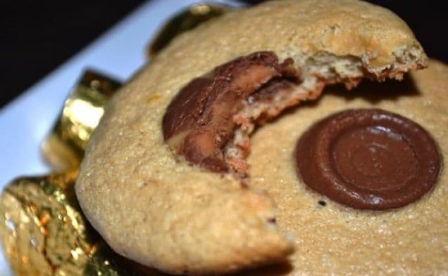 Brown Sugar Sponge Cookie with Chocolate Covered Caramels