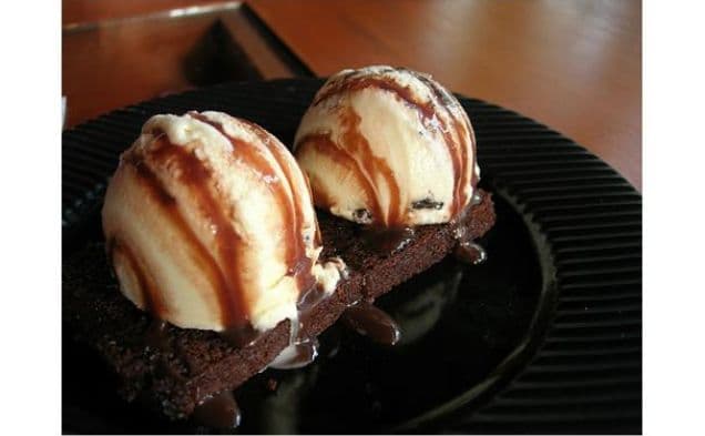 Easy Caramel Pecan Brownies