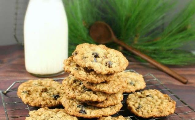 Old-Fashioned Oatmeal Raisin Pecan Cookies