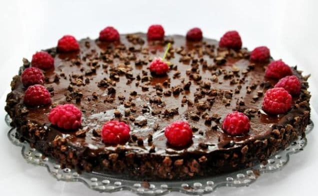 Raw Vegan Chocolate and Raspberry Cake