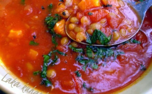 Tomato and lentil soup