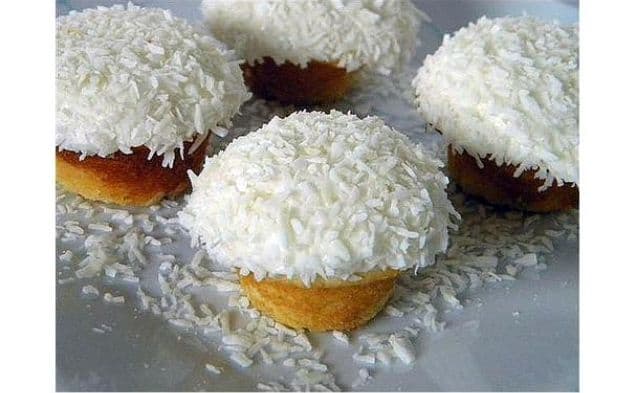 Vanilla Coconut Snowball Cupcakes