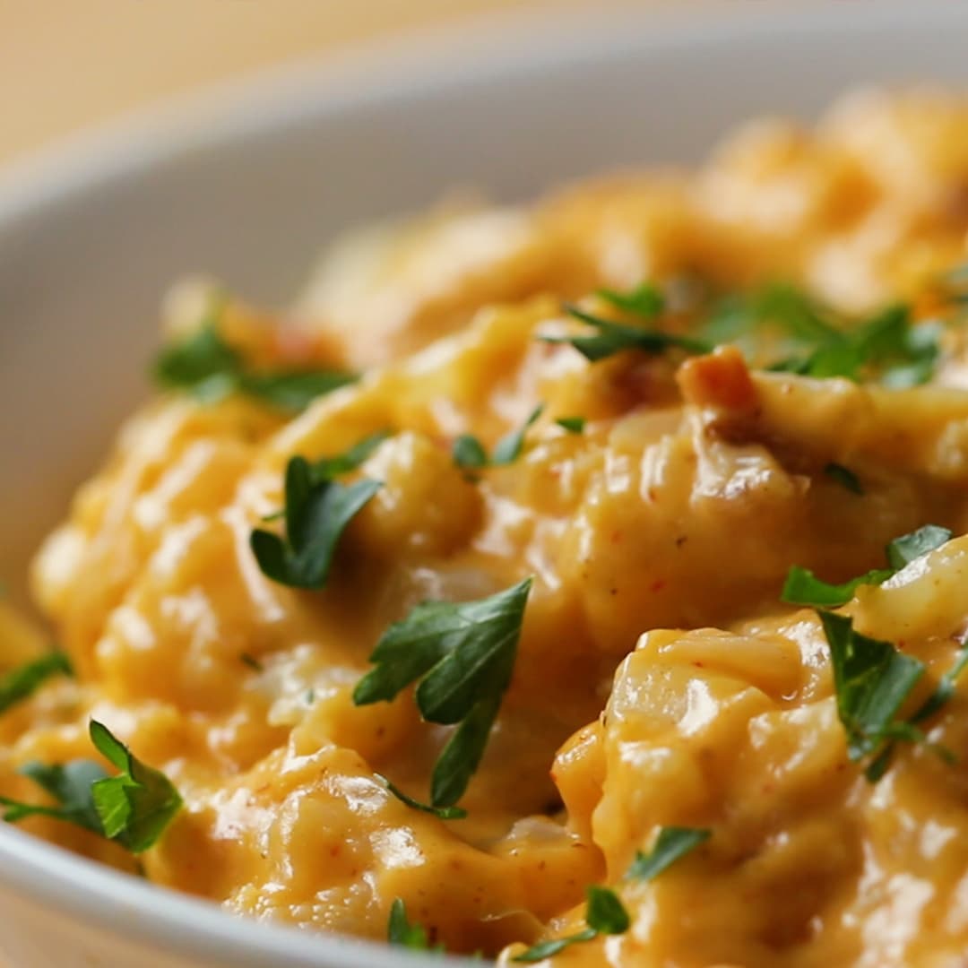 Keto Bacon Cauliflower “Mac” ‘N’ Cheese