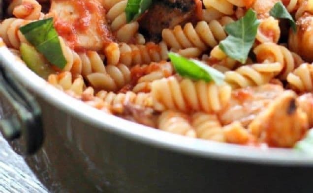Easy Tomato Basil Chicken – One Pot Meal