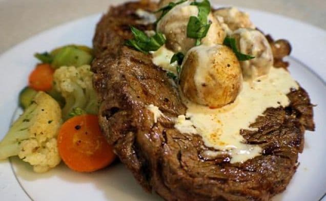 Oven Rib-Eye Steaks with Cream Sauce