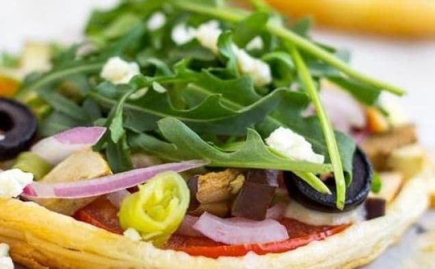 Mini Vegetarian Puff Pastry Pizzas