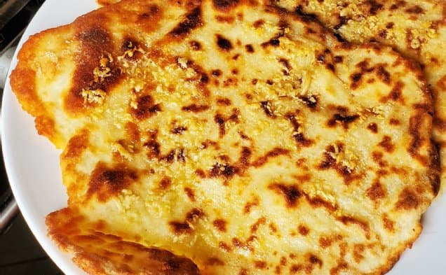 Simple Garlic Butter Naan