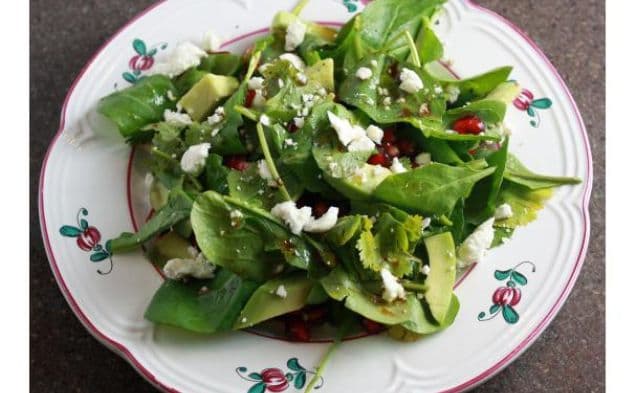 Arugula Salad With Pomegranate, Avocado and Goat Cheese