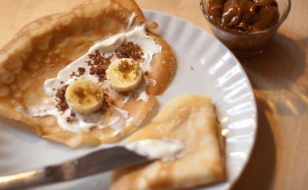 Bailey's Irish Cream Crepes With Creme