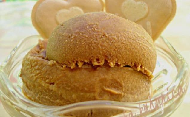 Caramel ice cream