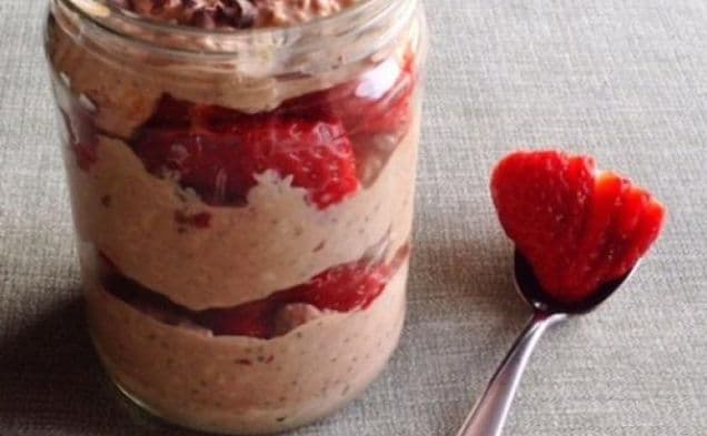 Chocolatey Overnight Oats with Strawberries