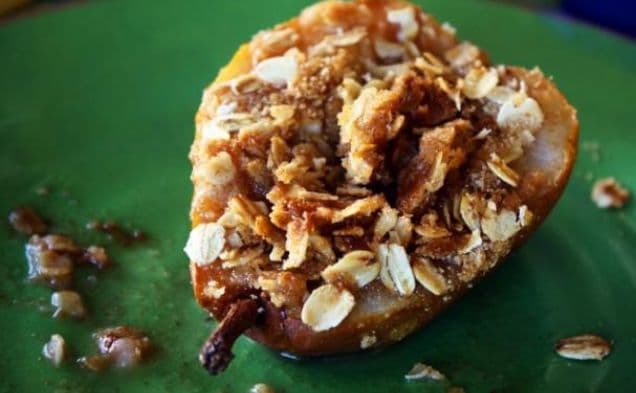 Dessert That's No Problem: Baked Pears with Oatmeal Crumble
