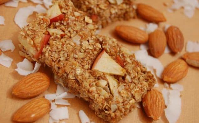 Homemade Apple Almond Granola Bars