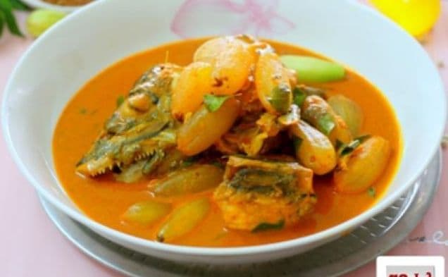 Kari Kepala Ikan Bersama Belimbing Buluh (Fish Head Curry)