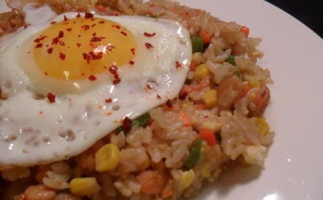 Korean Saewoo Bokkeumbap (Shrimp Fried Rice)