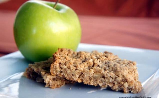 Peanut Butter and Apple Oatmeal Breakfast Bars