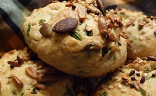 Spinach Coriander Chive Bread