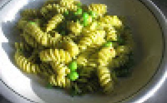 Zesty Green Pea and Jalapeño Pesto Pasta